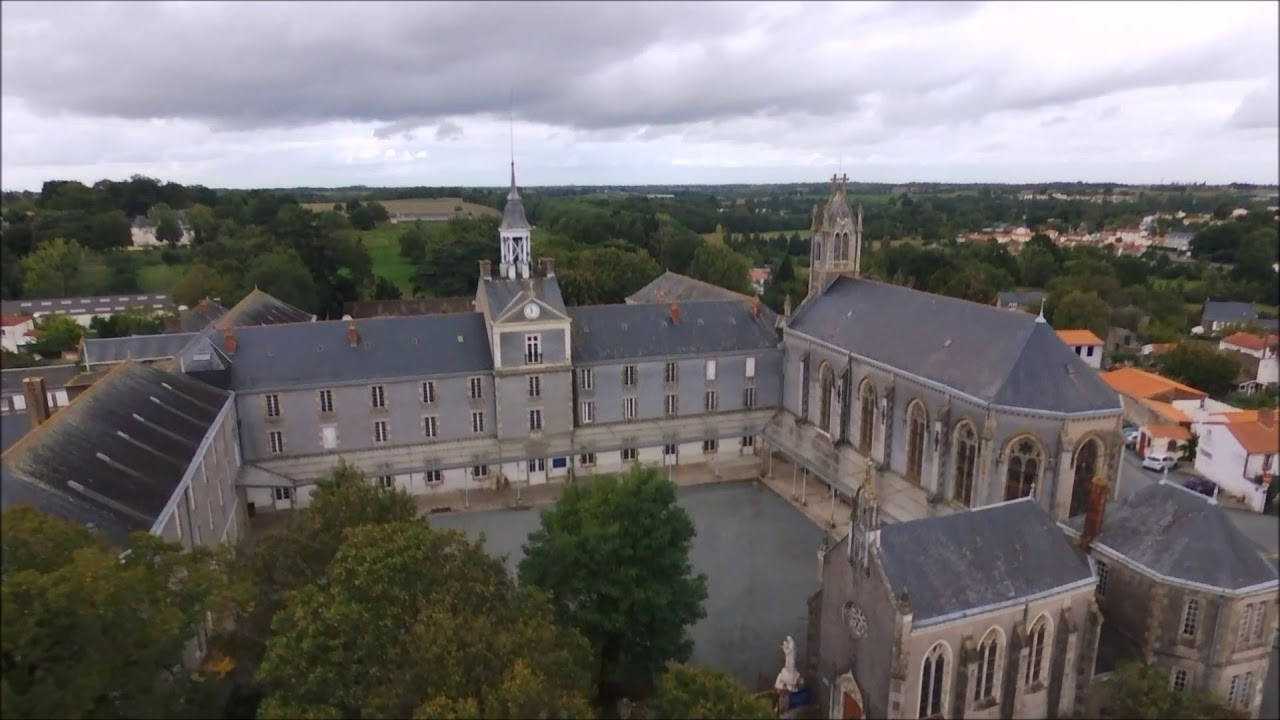 Chavagnes International College