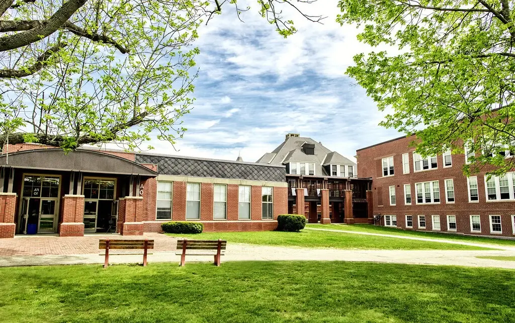 Thornton Academy, Sako,ME