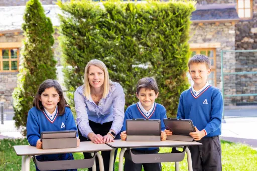 Agora Andorra International School